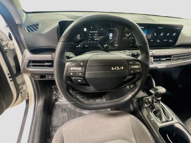 Used 2025 Kia K4 EX FWD image 11