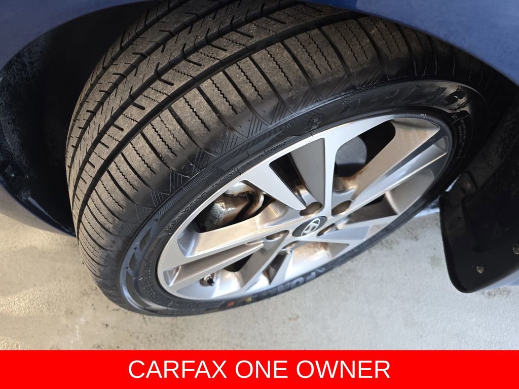 Used 2017 Hyundai Elantra Limited w/ Limited Ultimate Package 09 image 32