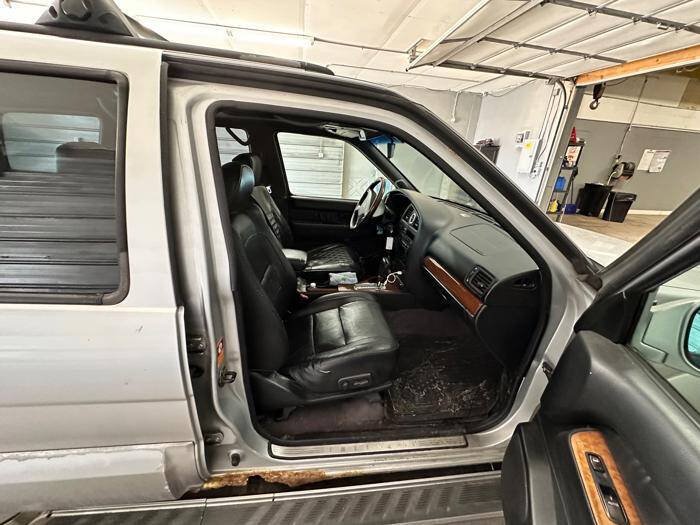 Used 2002 INFINITI QX4 4WD w/ (X03) Heated Seats Pkg image 27