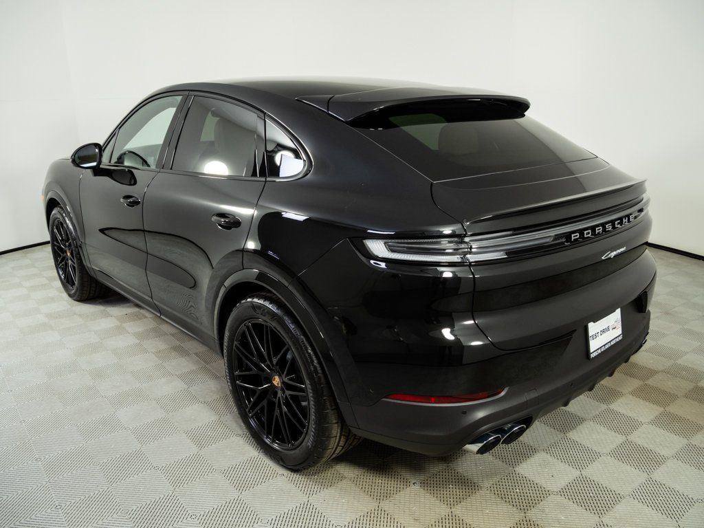 Certified 2026 Porsche Cayenne Coupe AWD/4WD image 3