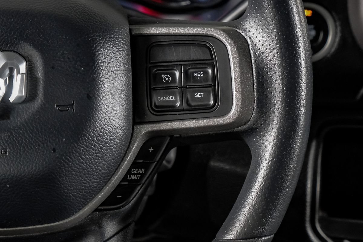 Used 2022 RAM 3500 Tradesman w/ Chrome Appearance Group AWD/4WD image 18
