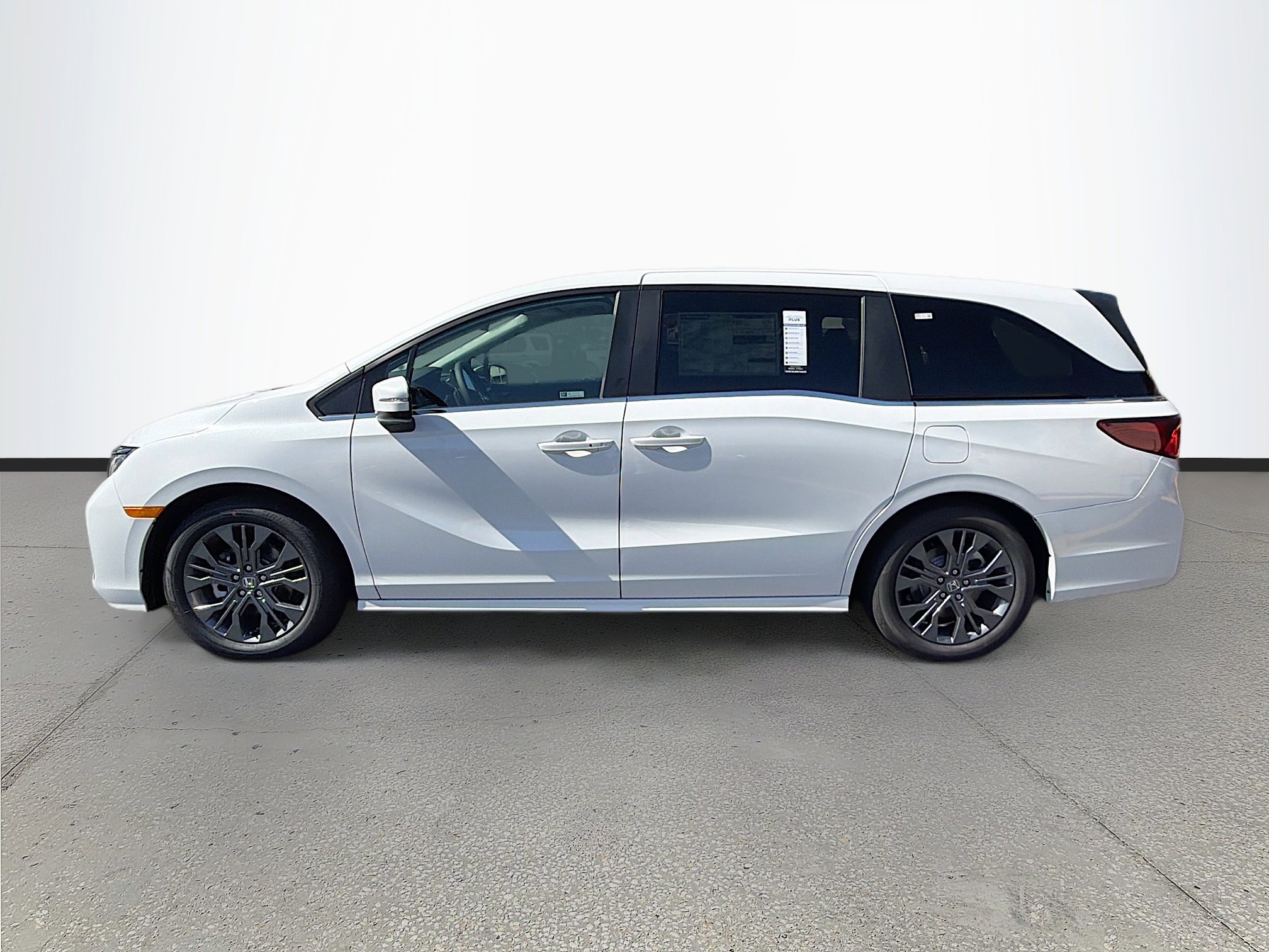 New 2026 Honda Odyssey Touring image 7