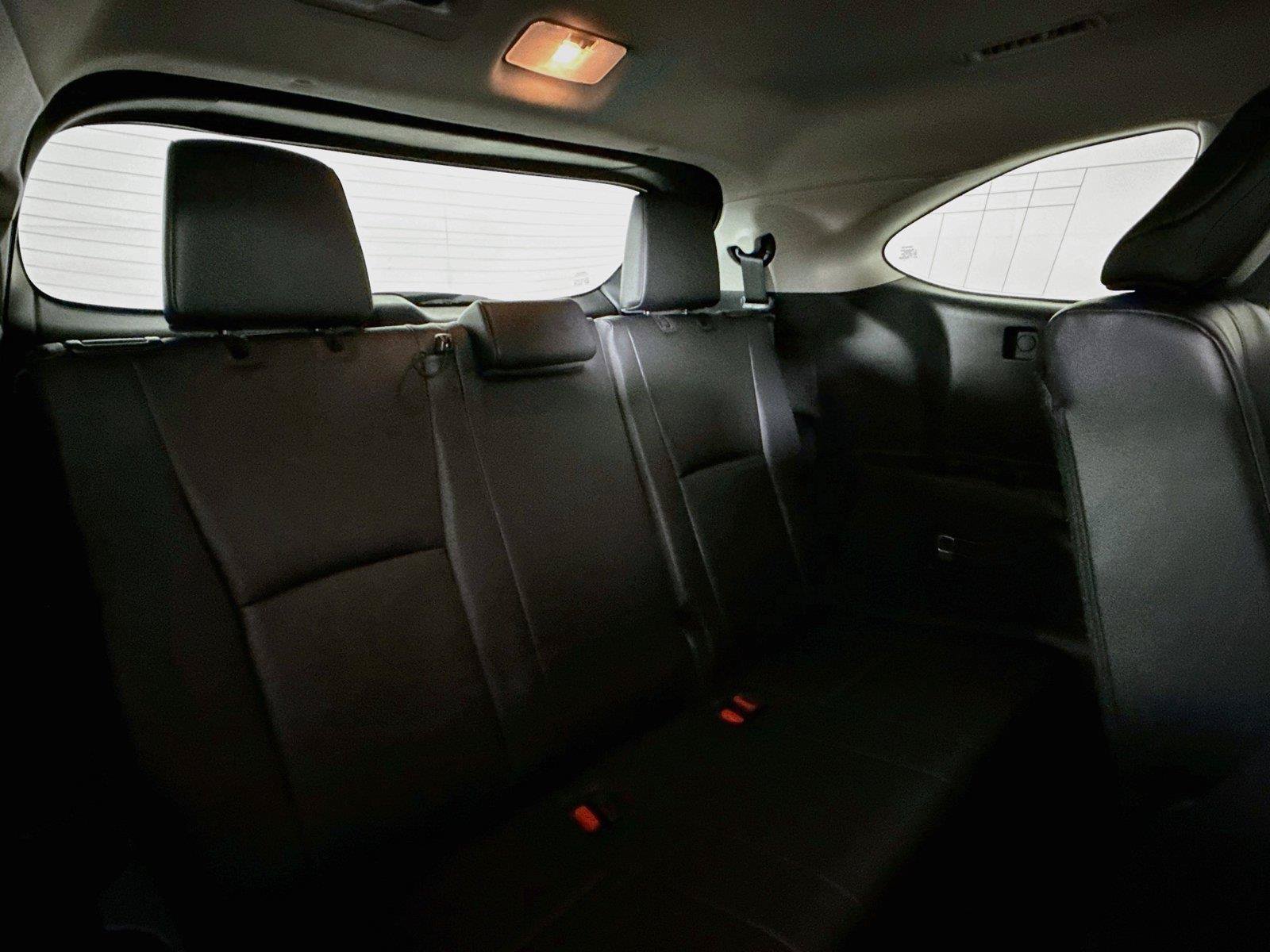 Used 2024 Toyota Highlander XLE AWD/4WD image 39