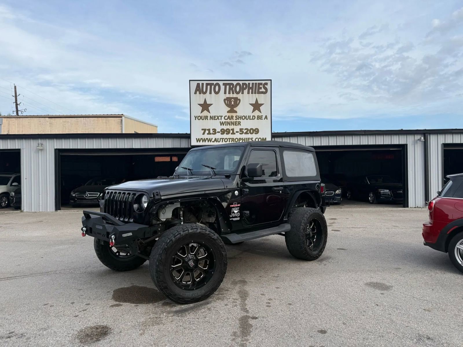 Used 2019 Jeep Wrangler Sport image 1