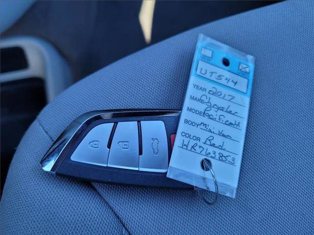 Used 2017 Chrysler Pacifica LX w/ Safetytec Group image 21