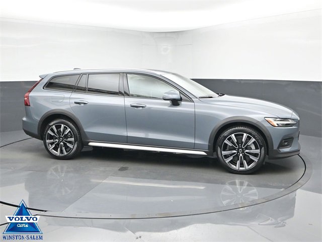 Used 2024 Volvo V60 B5 Cross Country Ultimate