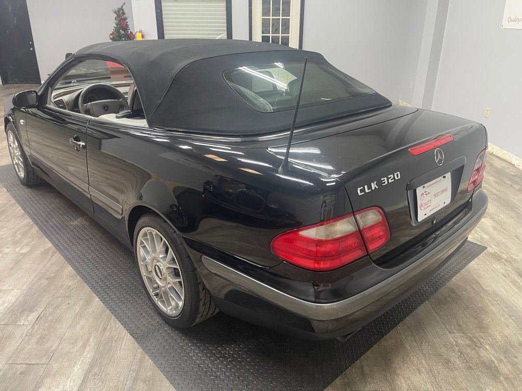 Used 1999 Mercedes-Benz CLK 320 Cabriolet image 9