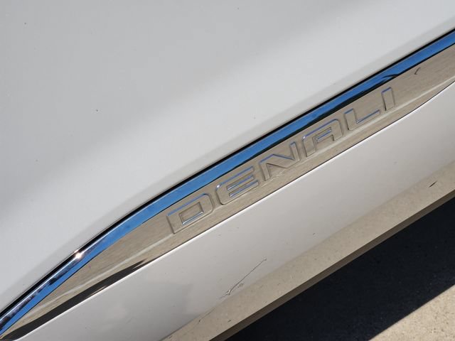 Used 2019 GMC Acadia Denali w/ Technology Package FWD image 12