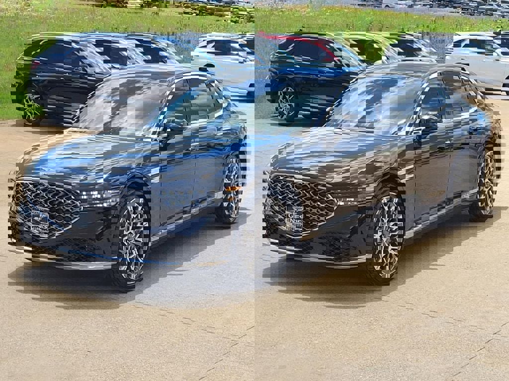 Used 2024 Genesis G90 3.5T video 3