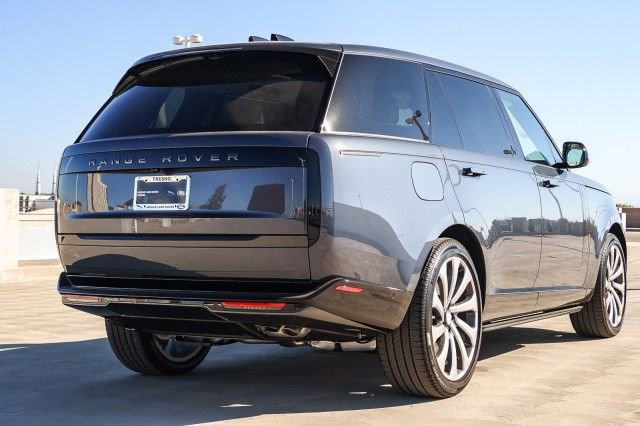 New 2025 Land Rover Range Rover Long Wheelbase SE image 4