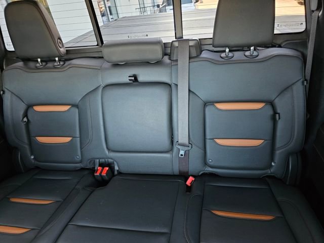 Used 2024 GMC Sierra 2500 AT4 w/ Technology Package AWD/4WD image 19