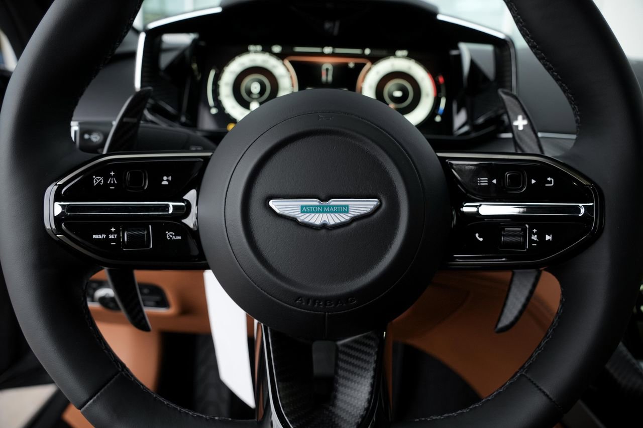 New 2026 Aston Martin Vanquish Convertible RWD image 23