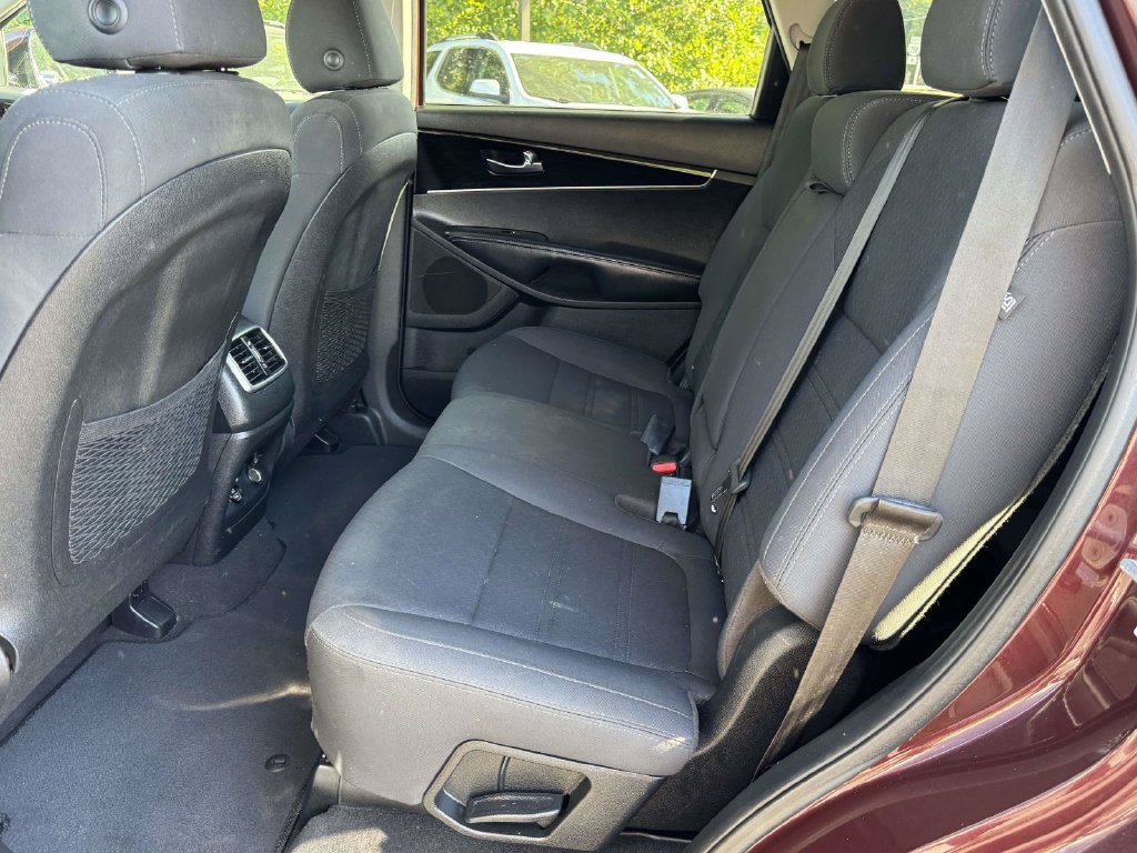 Used 2019 Kia Sorento FWD image 18