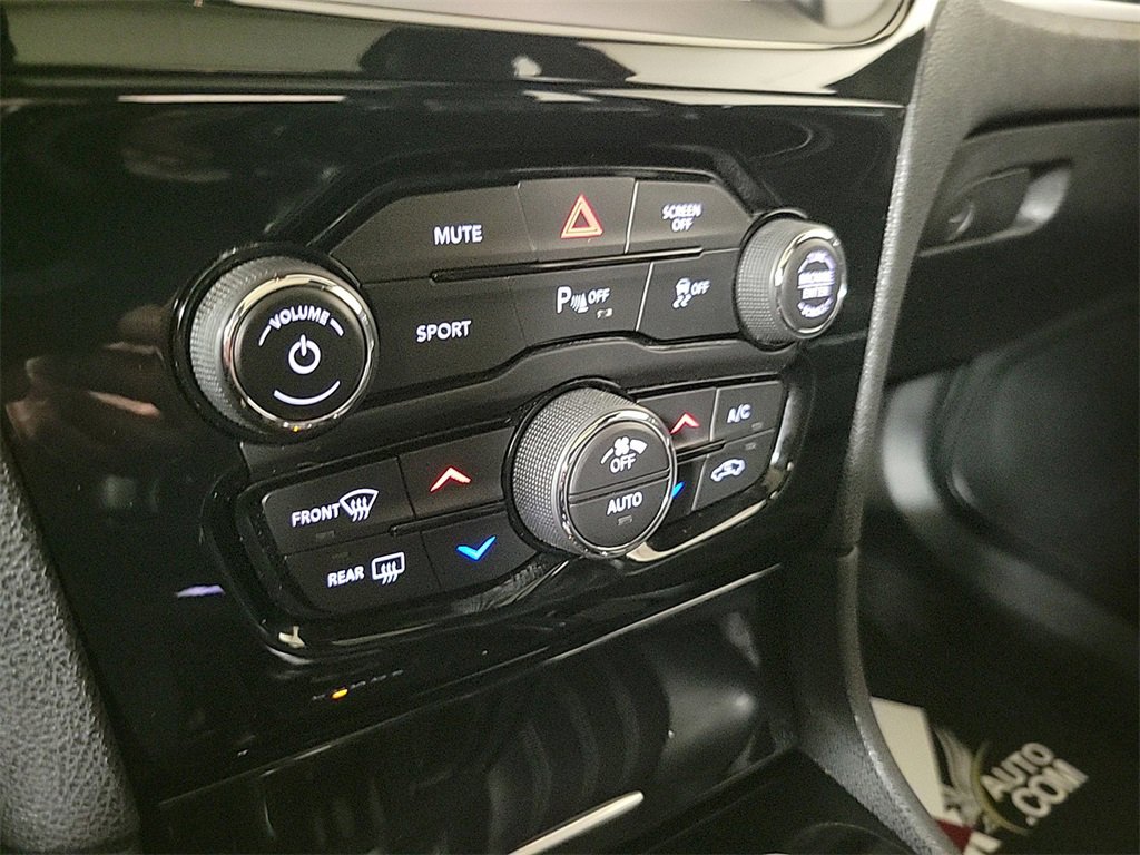 Used 2023 Chrysler 300 S image 19