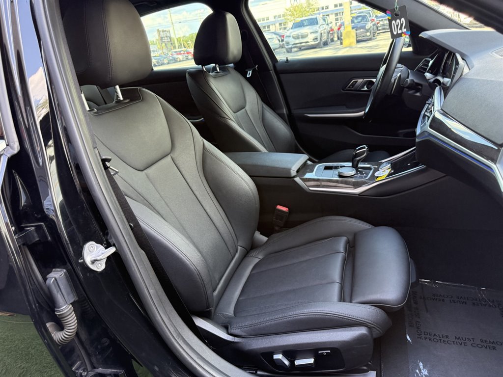 Used 2020 BMW 330i Sedan w/ Driving Assistance Package RWD image 18