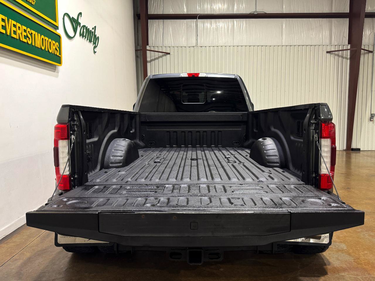Used 2018 Ford F350 Platinum w/ Platinum Ultimate Package AWD/4WD image 64