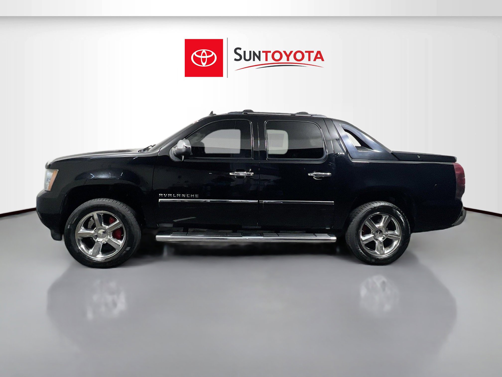 Used 2012 Chevrolet Avalanche LTZ image 7