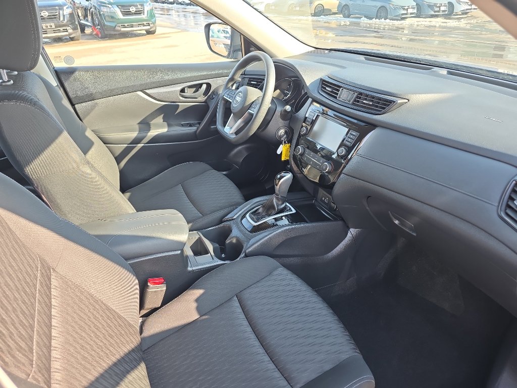 Used 2019 Nissan Rogue S image 10