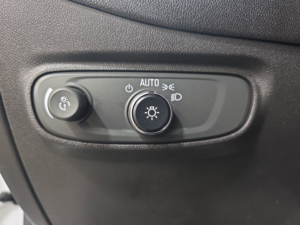 Used 2022 Chevrolet Equinox LT image 24