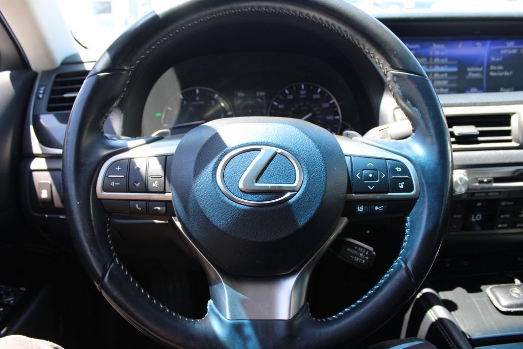 Used 2017 Lexus GS 200t w/ Premium Package RWD image 25