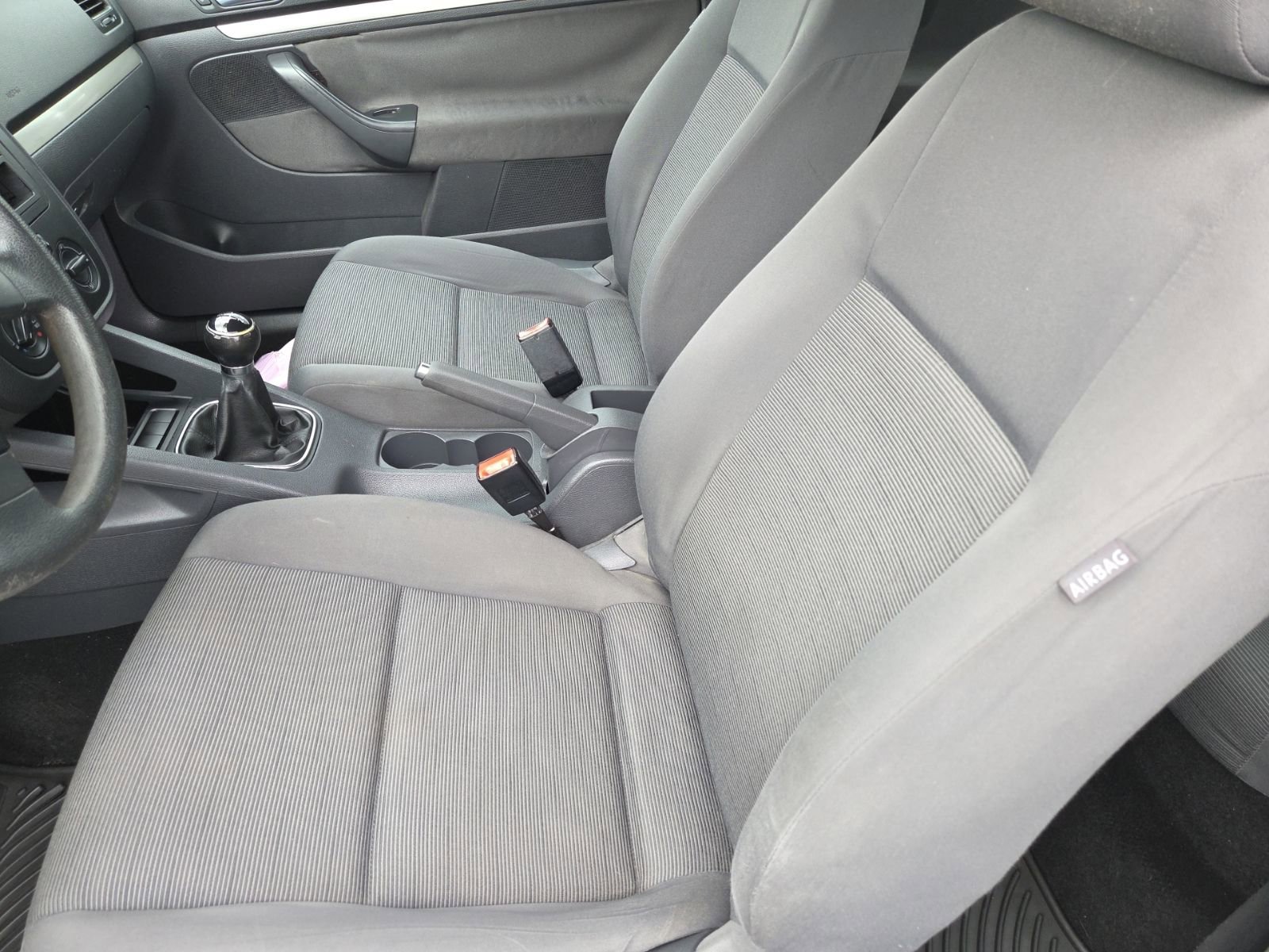 Used 2009 Volkswagen Rabbit S image 17