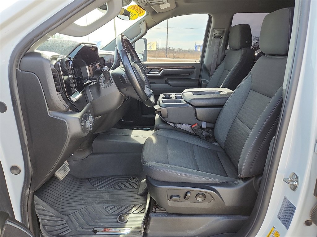 Used 2024 Chevrolet Silverado 2500 LT w/ Convenience Package image 16