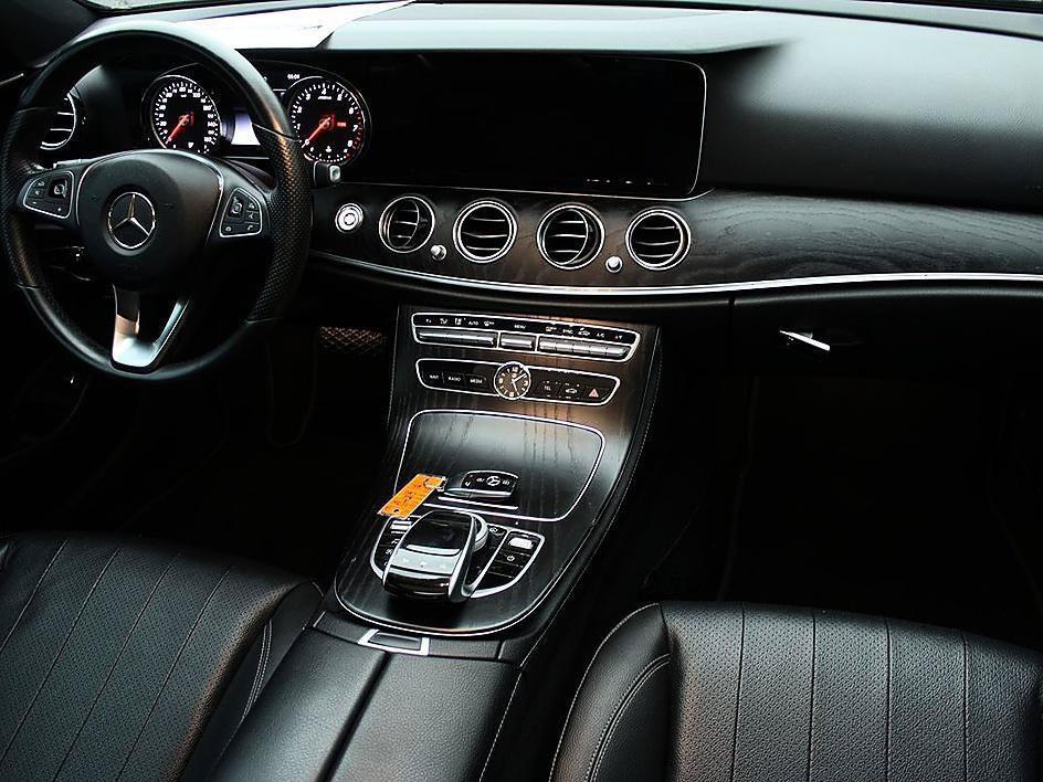 Used 2018 Mercedes-Benz E 300 image 14