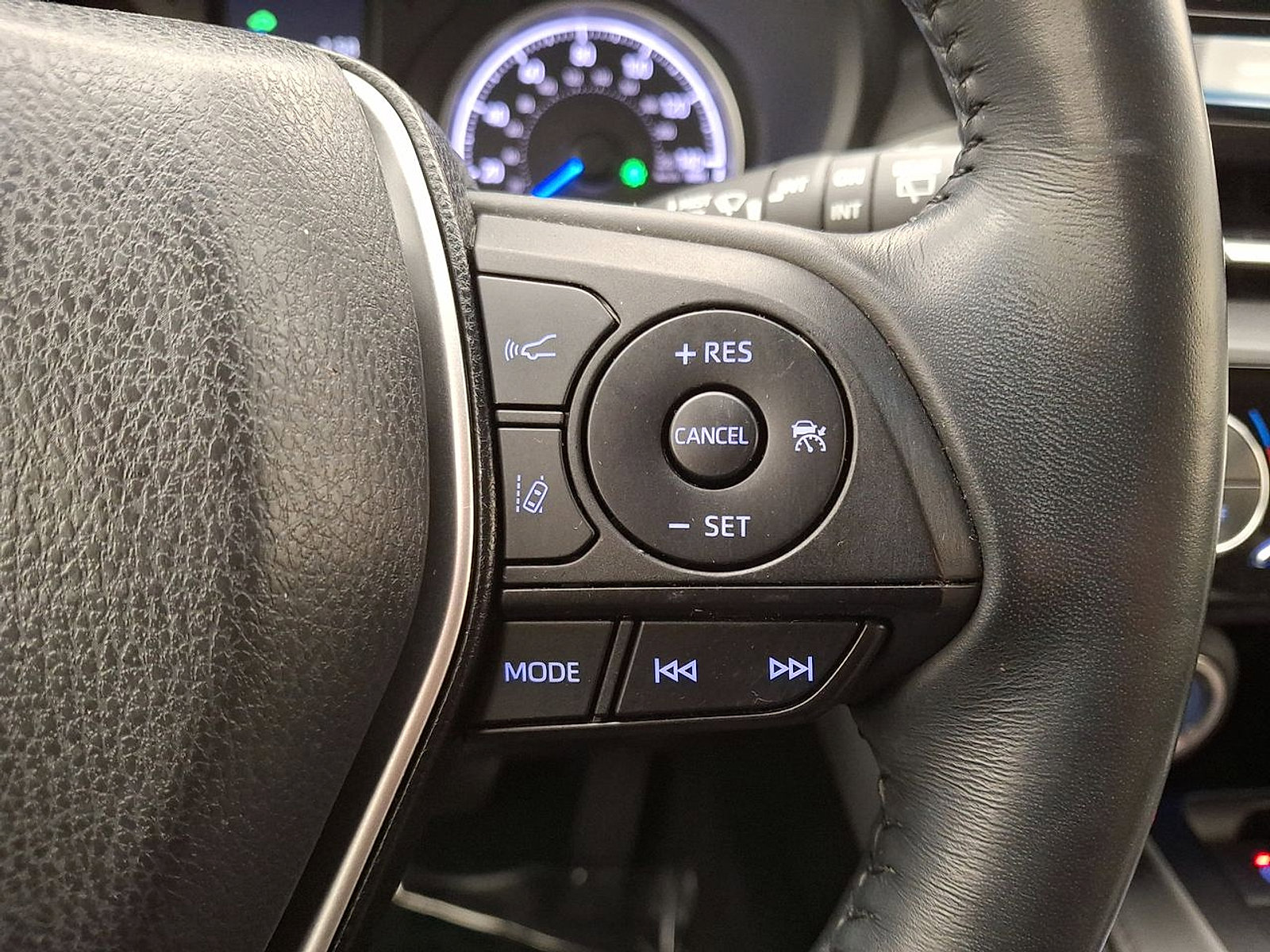 Certified 2022 Toyota Venza LE AWD/4WD image 18