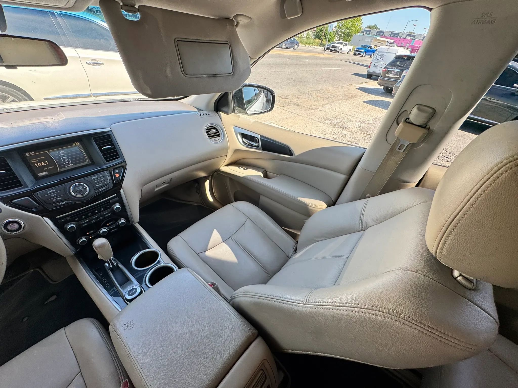 Used 2014 Nissan Pathfinder SV AWD/4WD image 31