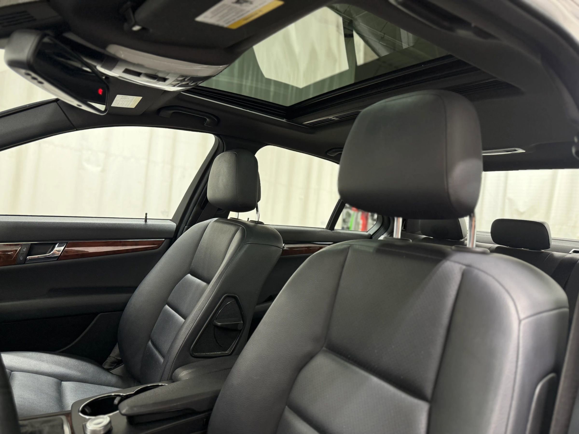 Used 2010 Mercedes-Benz C 300 Sedan image 15