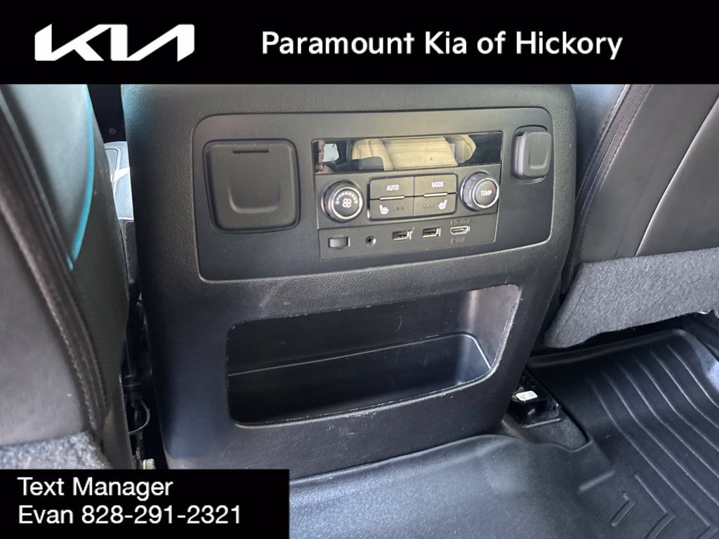 Used 2018 GMC Yukon XL Denali w/ Denali Ultimate Package AWD/4WD image 17