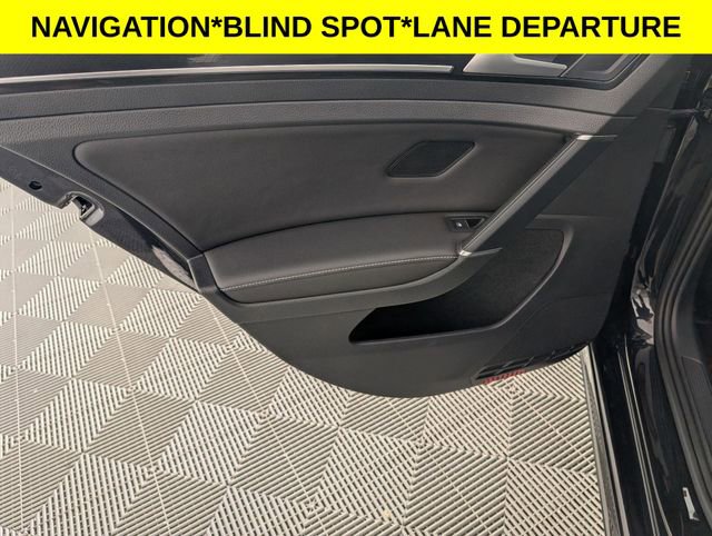 Used 2019 Volkswagen Golf R 4-Door image 26