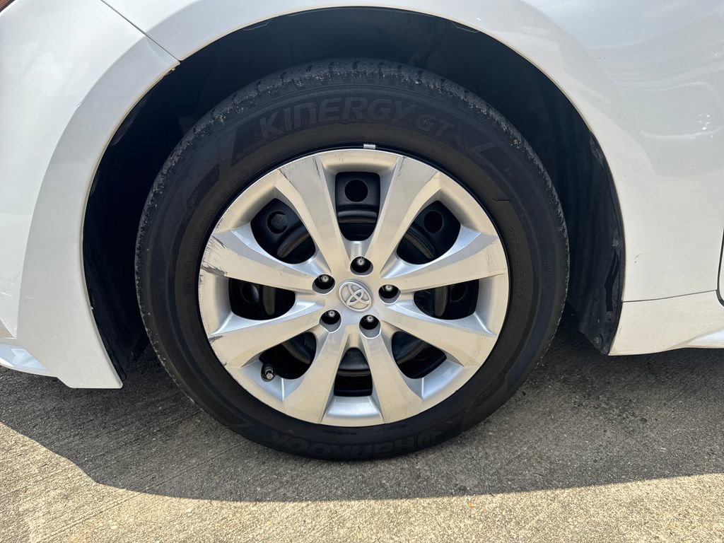 Certified 2020 Toyota Corolla LE FWD image 28