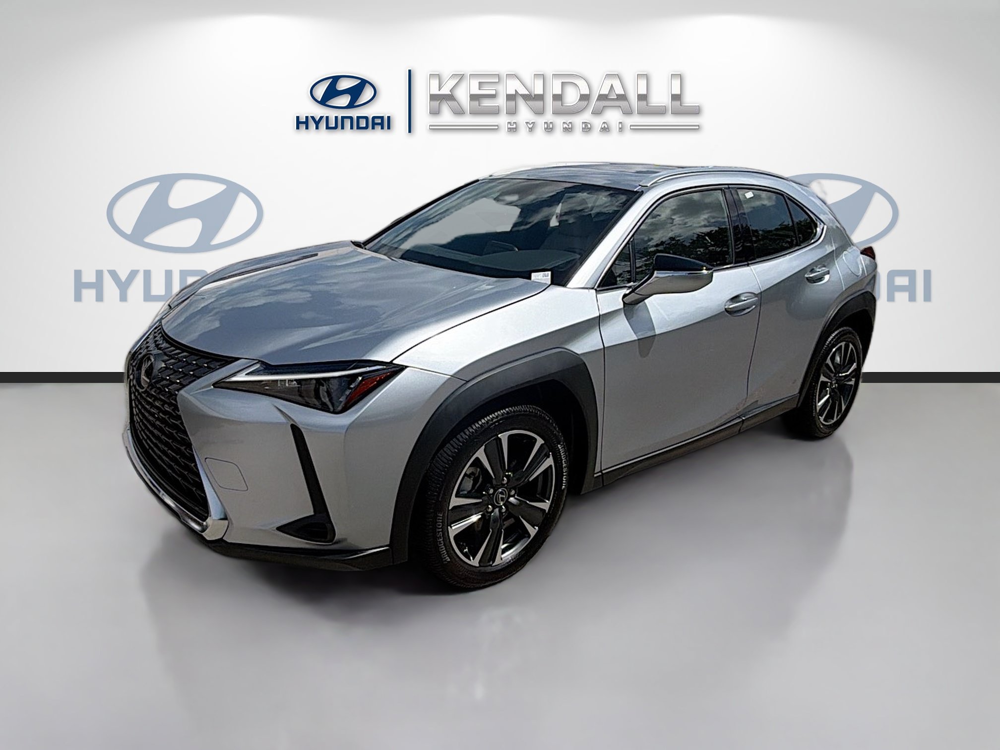 Used 2025 Lexus UX 300h FWD image 3