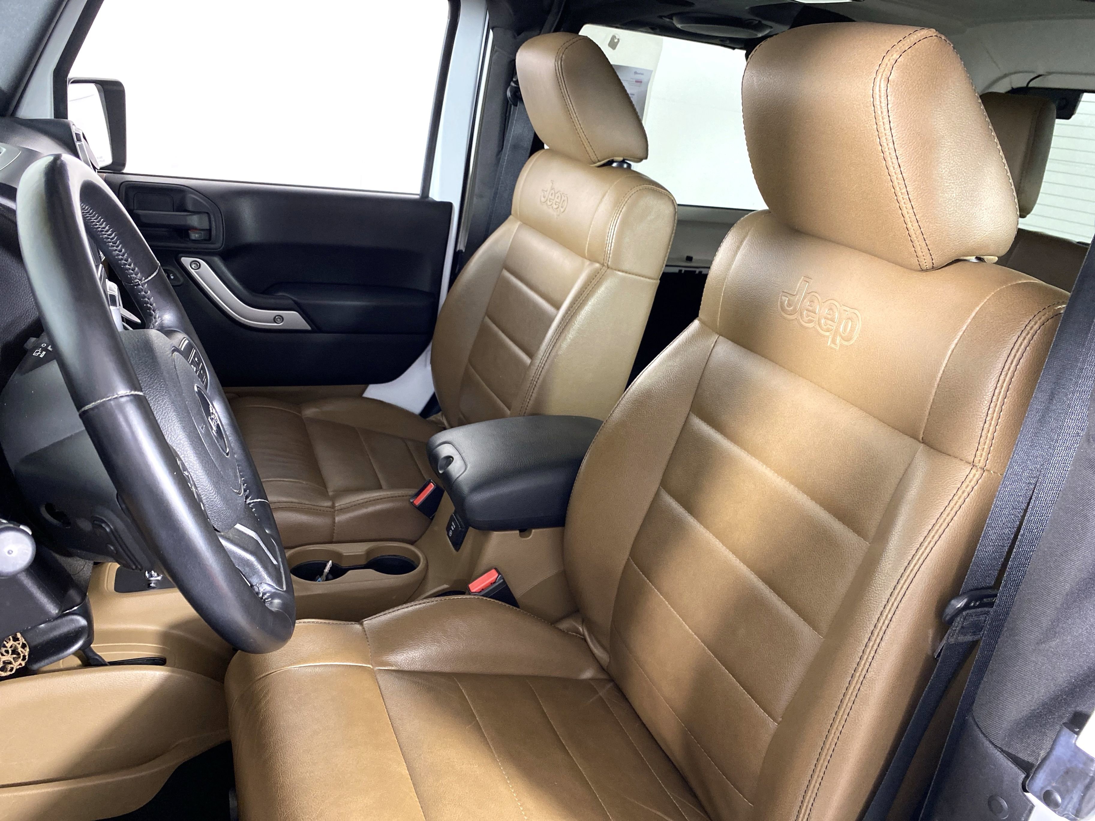 Used 2012 Jeep Wrangler Sahara w/ Connectivity Group image 15