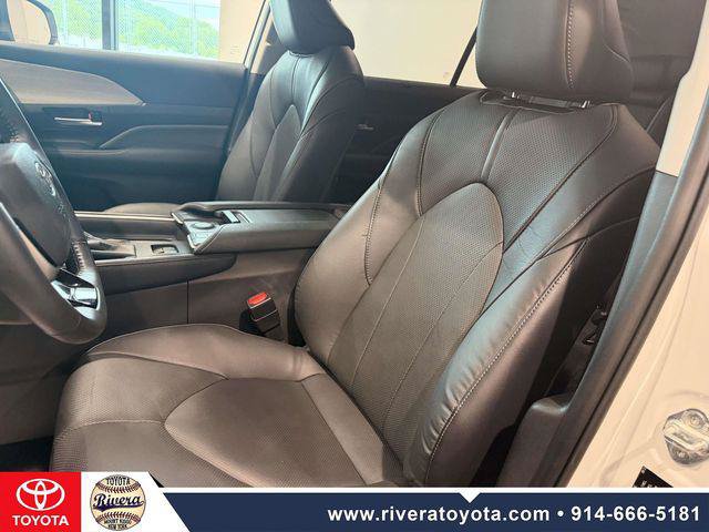 Certified 2024 Toyota Grand Highlander AWD image 13