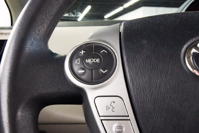 Used 2014 Toyota Prius V Three FWD image 18