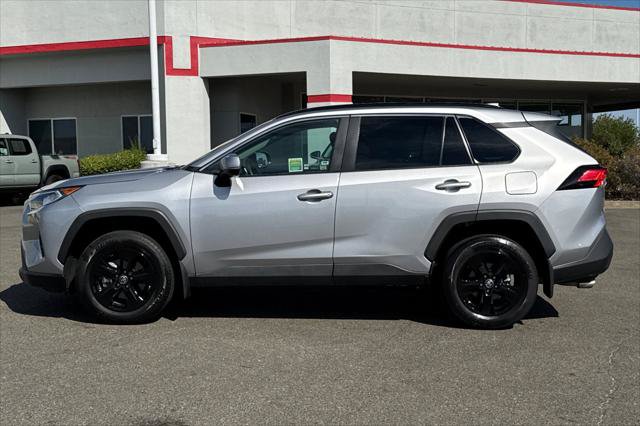 Certified 2021 Toyota RAV4 XLE w/ XLE Grade Weather Package AWD/4WD image 9