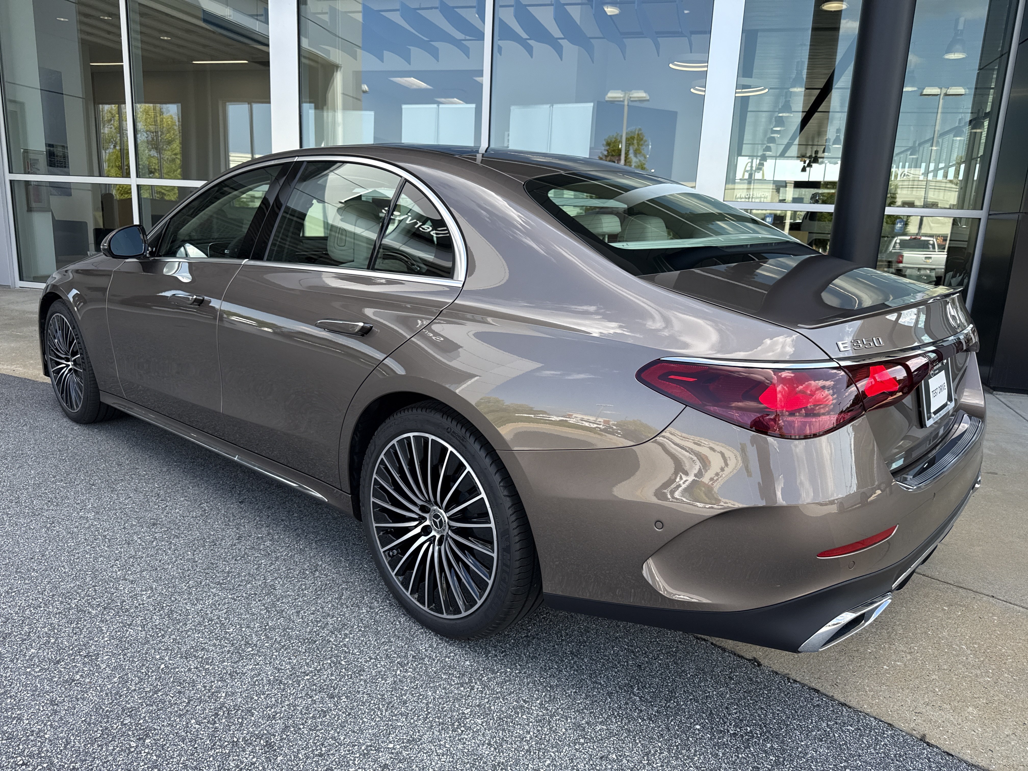New 2027 Mercedes-Benz E 350 Sedan image 3