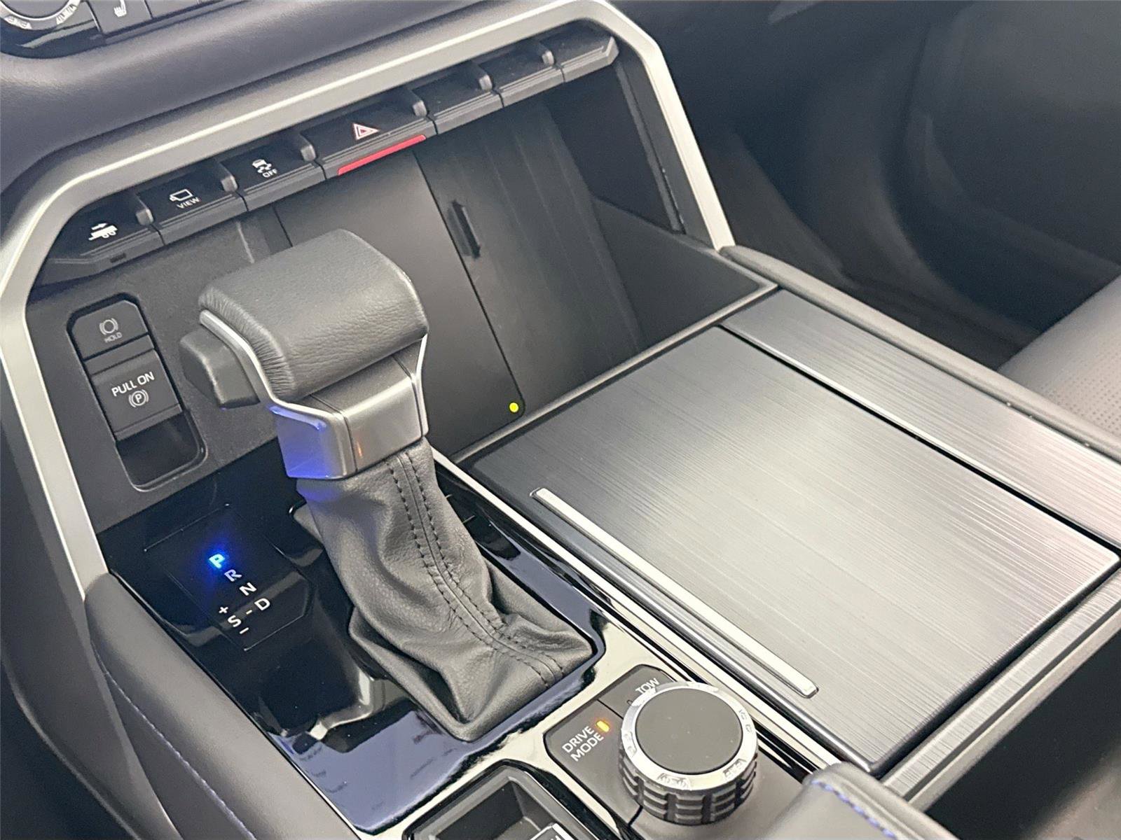 Certified 2025 Toyota Sequoia Platinum image 29