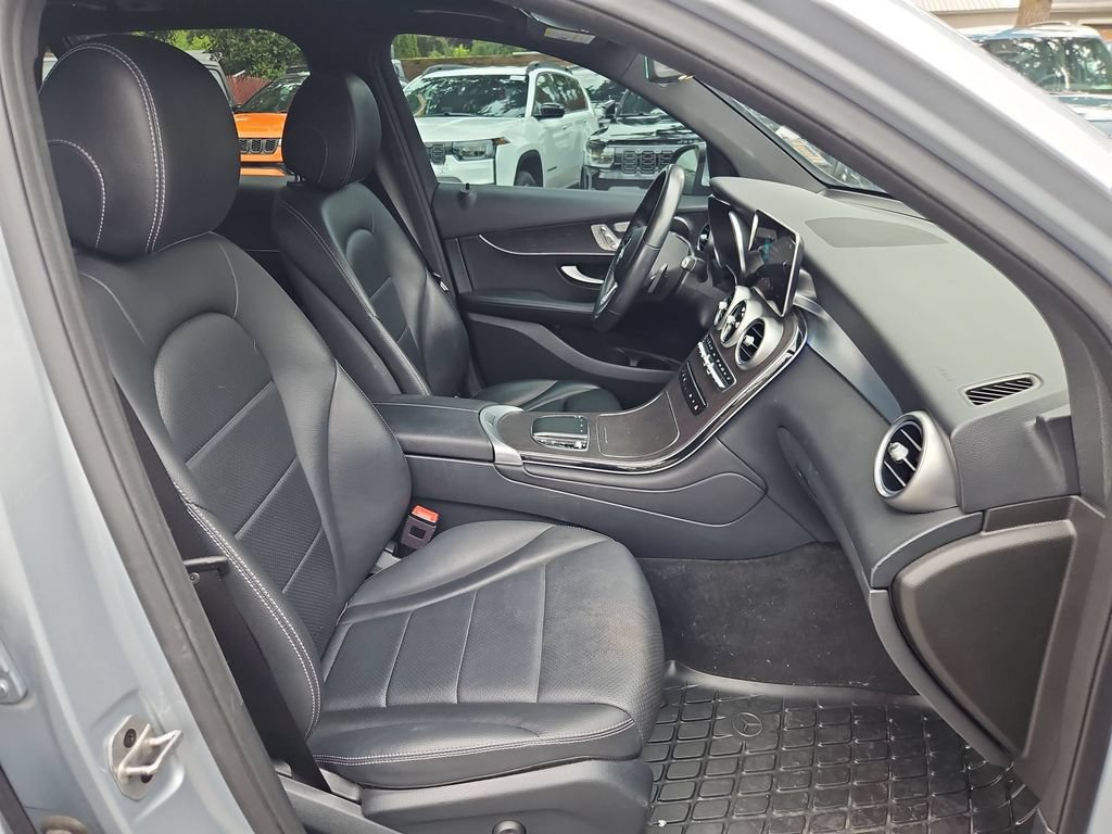Used 2021 Mercedes-Benz GLC 300 4MATIC image 16
