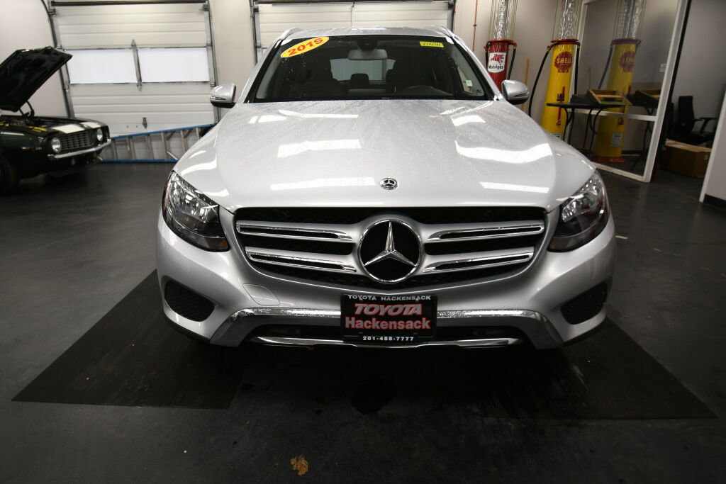 Used 2019 Mercedes-Benz GLC 300 4MATIC image 2
