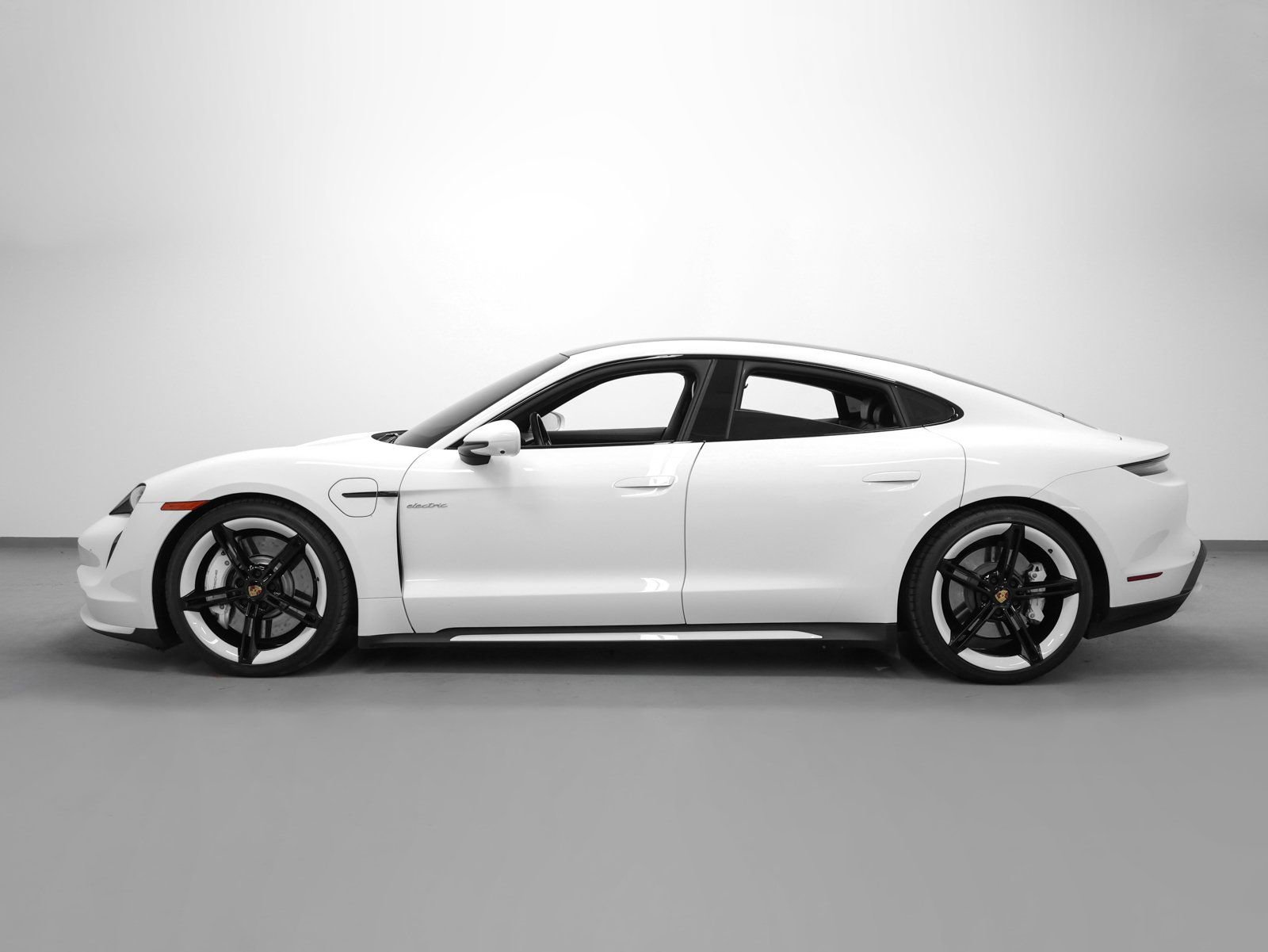 Certified 2024 Porsche Taycan Turbo S image 2