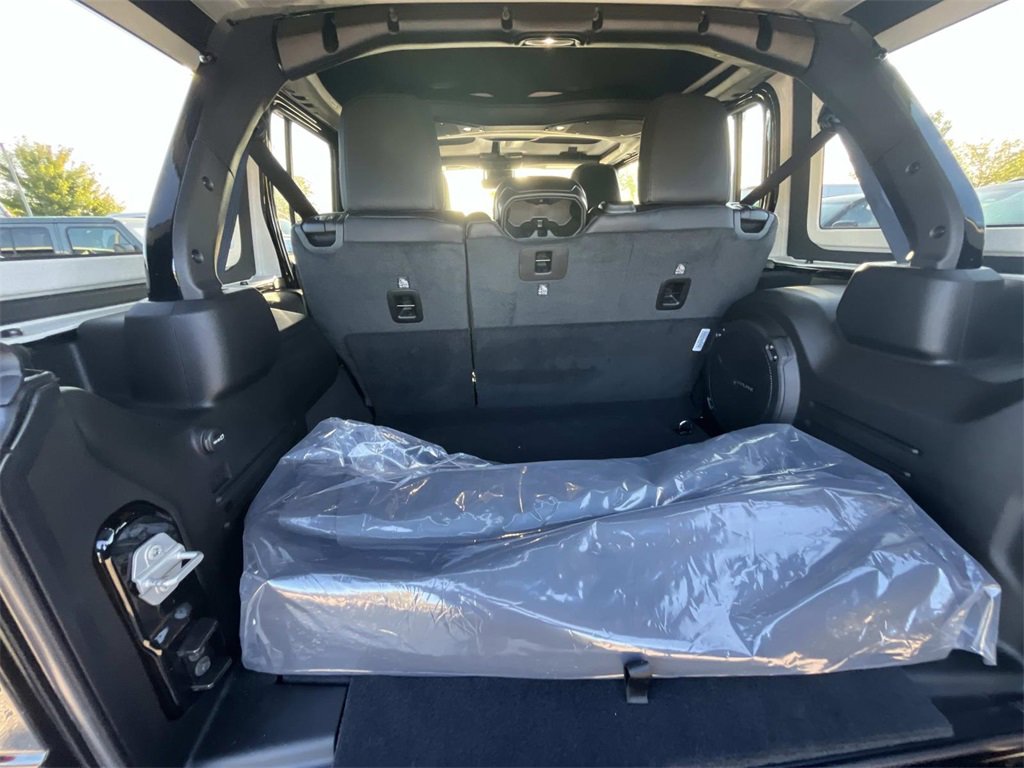 New 2025 Jeep Wrangler Unlimited Rubicon image 12