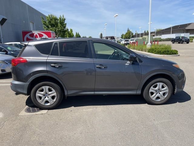 Used 2015 Toyota RAV4 LE FWD image 4