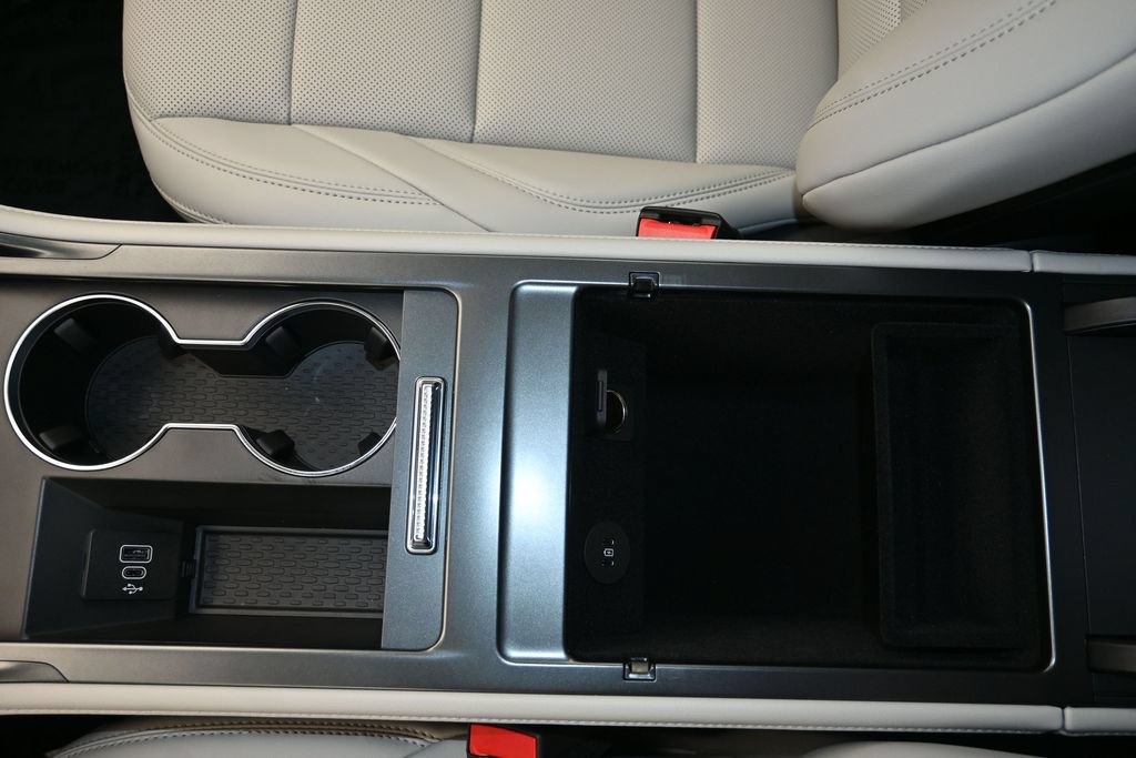 New 2026 Lincoln Nautilus Premier w/ Jet Appearance Package AWD/4WD image 19
