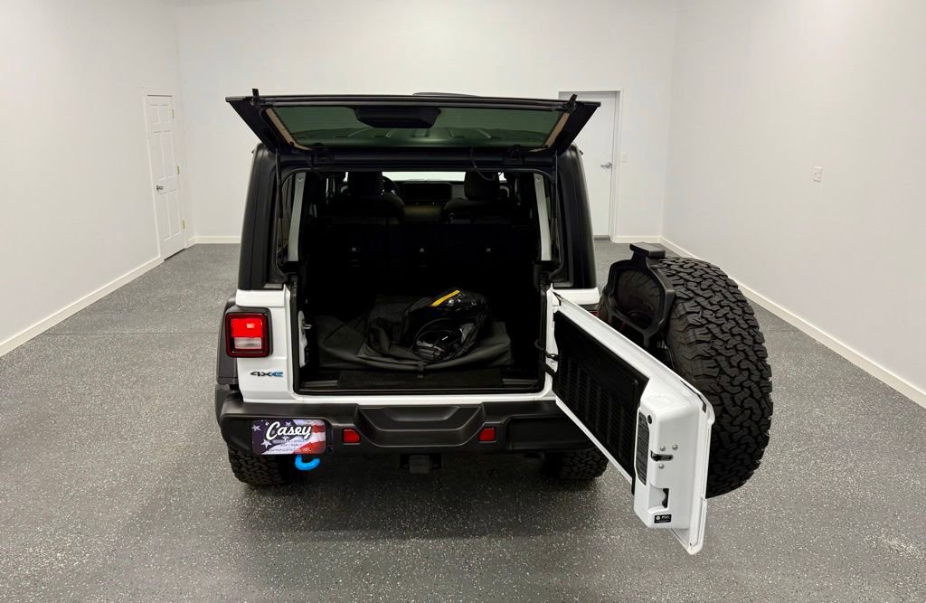 Used 2024 Jeep Wrangler Unlimited image 13