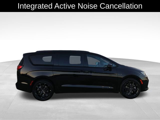 New 2026 Chrysler Pacifica Select image 7