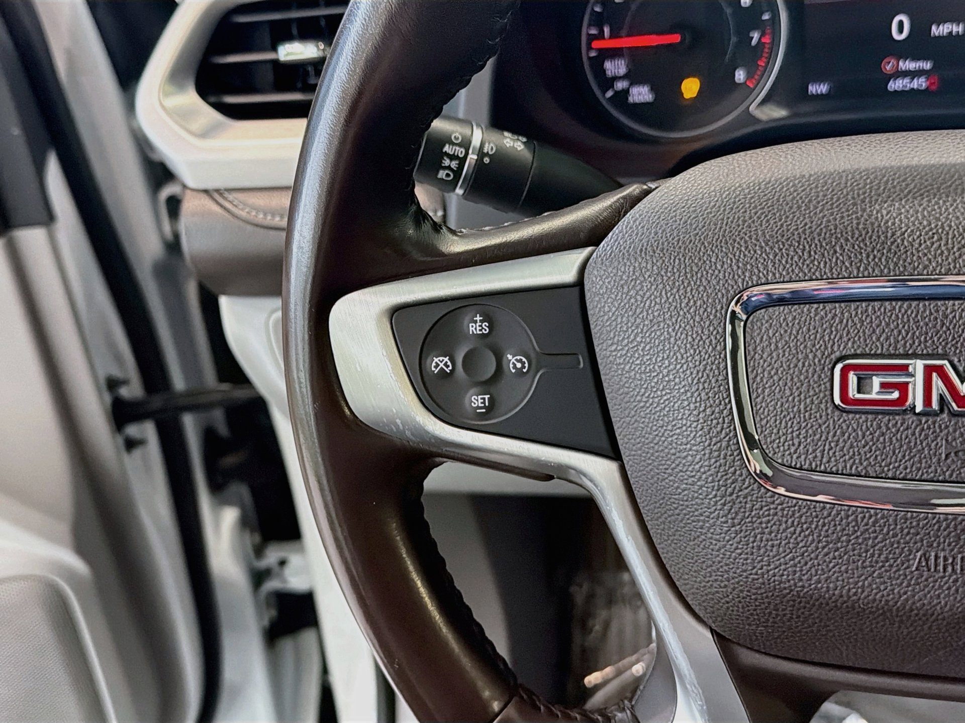 Used 2020 GMC Acadia SLT FWD image 35