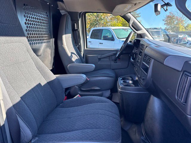 Used 2025 GMC Savana 2500 w/ Driver Convenience Package RWD image 29